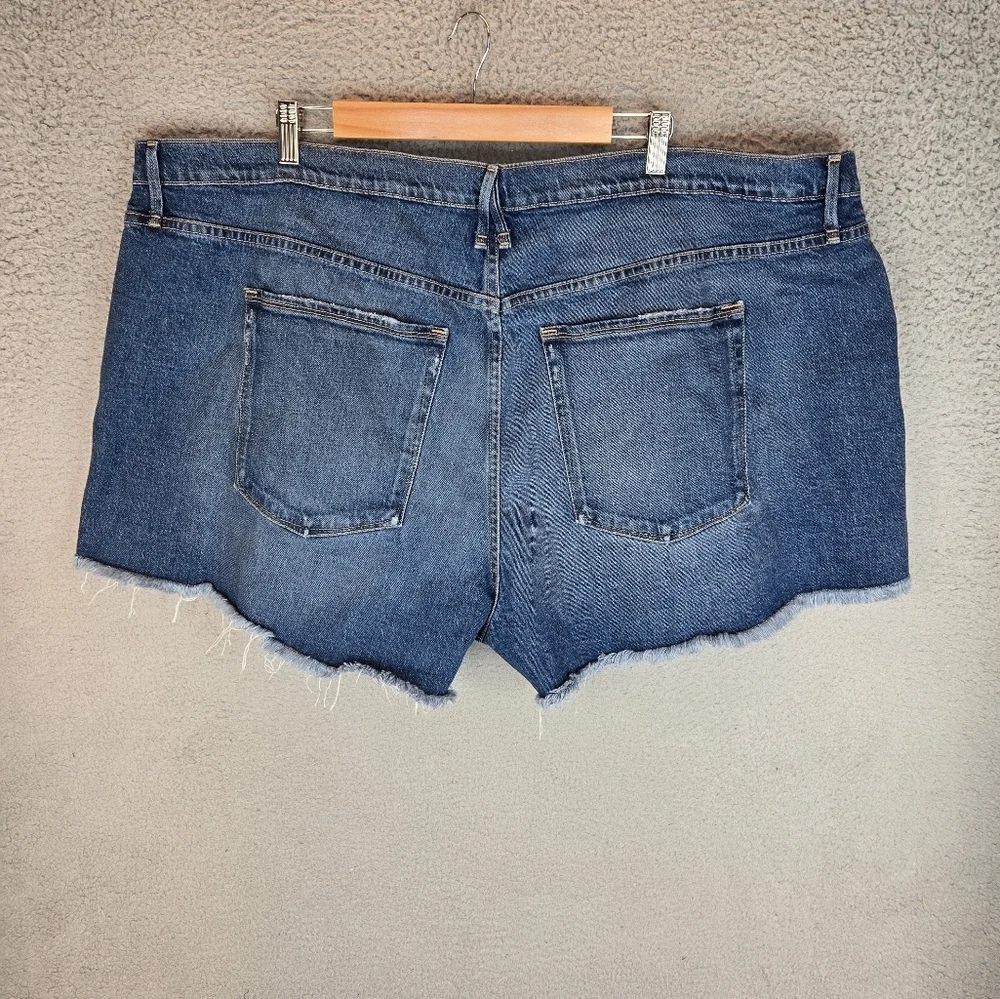 NWOT Good American Good '90s Blue 645 Raw Step Hem Denim Shorts $129 Plus Sz 24